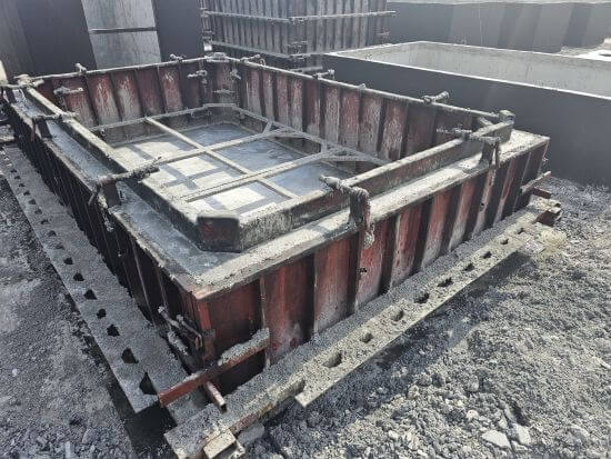 Zbiorniki betonowe Łaszczów w procesie produkcji